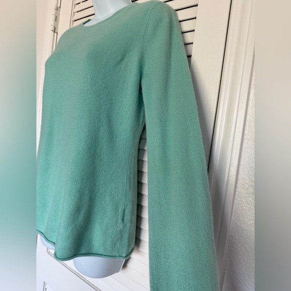 Garnet Hill 100% Cashmere Sweater Mint Green Size M Lightweight Pullover Knit - Picture 3 of 9